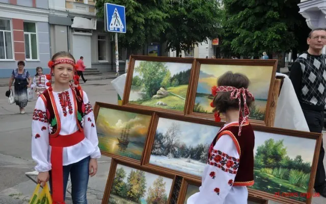 21 травня у Житомирі відбувся День вишиванки (Фото) — фото 1