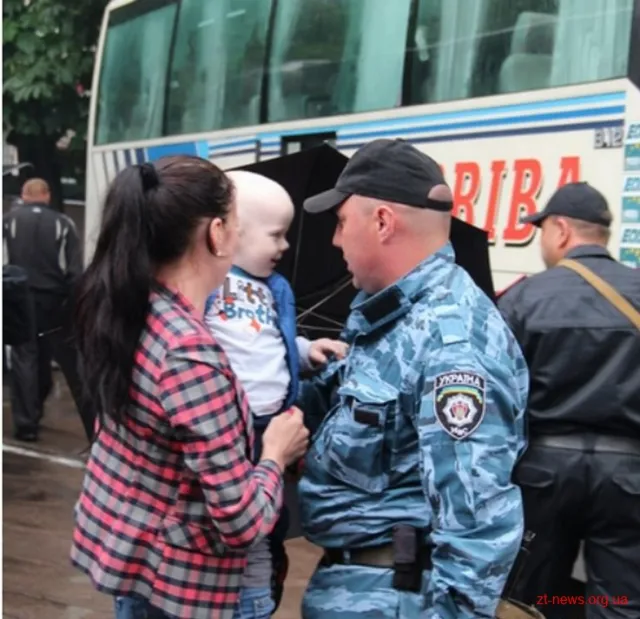 До Житомира повернулися 200 міліціонерів, які забезпечували охорону громадського порядку в Луганській області (Відео) — фото 3