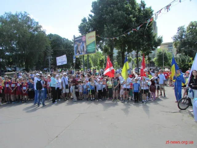 Свято спорту, здоров’я та молоді відбулося в центрі Житомира (Фото) — фото 1