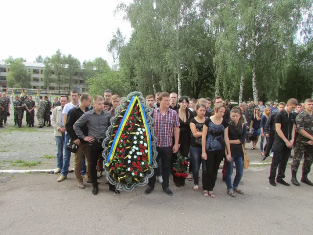 Сьогодні поховали 20-річного сержанта (Фото) — фото 2
