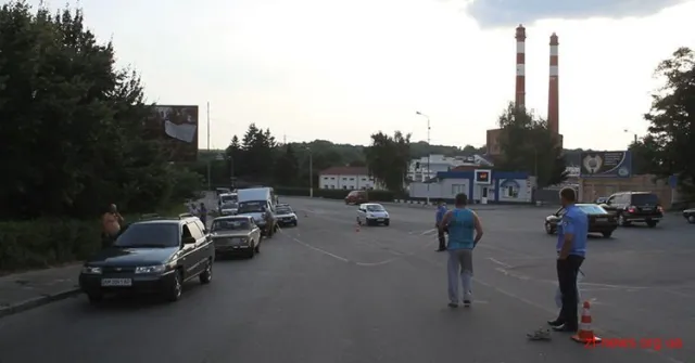 Приміська маршрутка збила пішохода (Фото) — фото 2