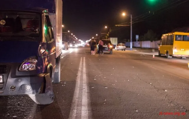 Пішохода збила «Газель», а потім SsangYong (Фото) — фото 1