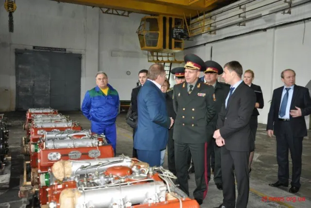 До кінця року Житомирський бронетанковий завод відновить 136 одиниць бойової техніки (Фото) — фото 2