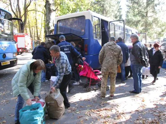 Із санаторію у Житомирській області відправили додому 45 переселенців (Фото) — фото 2