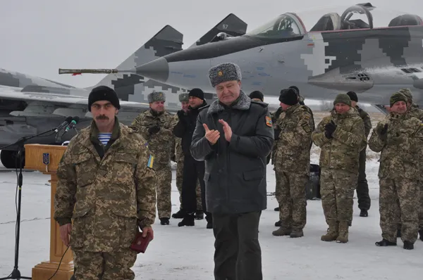 Десять десантників із 95 аеромобільної бригади отримали ордени від Президента в Озерному (Фоторепортаж) — фото 4