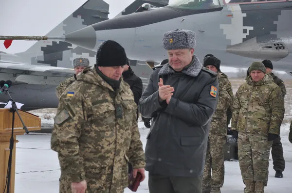 Десять десантників із 95 аеромобільної бригади отримали ордени від Президента в Озерному (Фоторепортаж) — фото 5