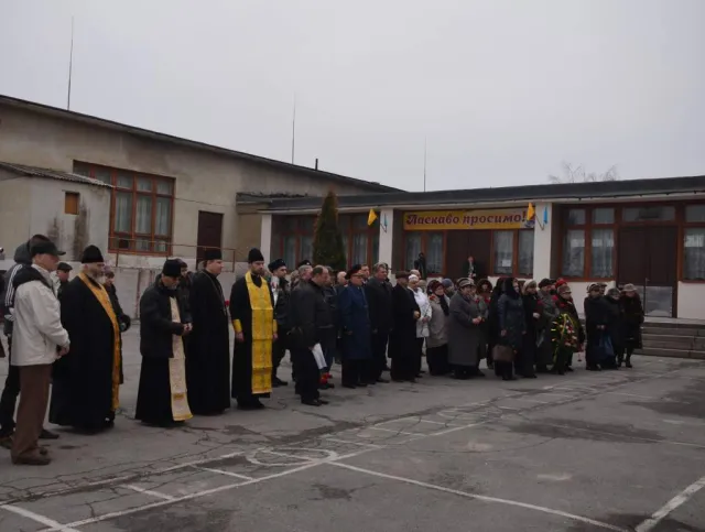 Полковнику гвардії Анатолію Шмілу встановили меморіальну дошку (фото) — фото 4