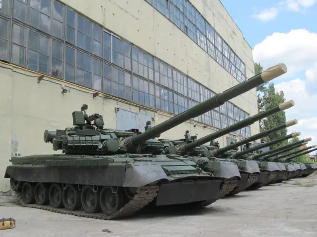 Житомирським десантникам передали 8 модернізованих танків (фото+відео) — фото 2