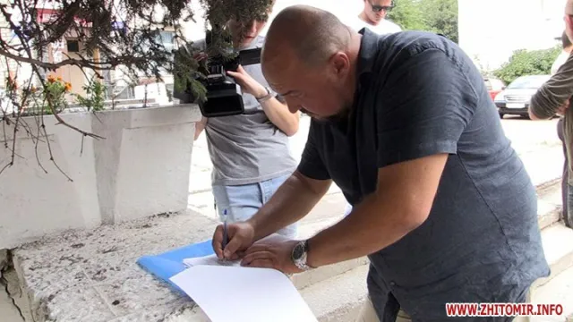 Активісти Житомира дістануть Самборського навіть з під шафи (фото, відео) — фото 13