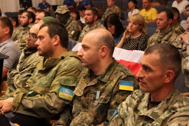 Відзнакою "Народний герой України" нагородили сміливців Житомирщини (фото, відео) — фото 4